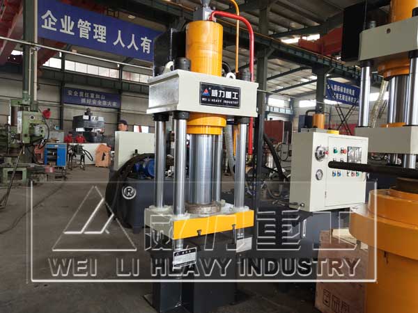 100吨四柱油压机