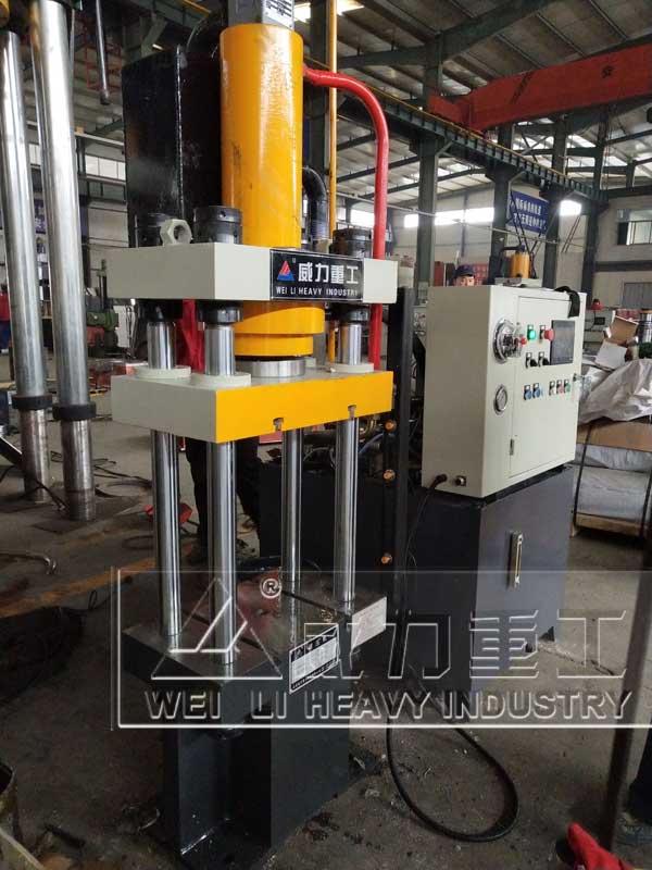 100吨四柱油压机