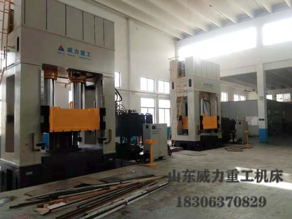 框架式液压机客户现场图